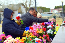 Митинг и возложение цветов у Мемориала Славы.